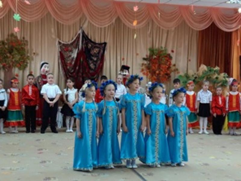 Лирическая песня "Ты скажи мне реченька ... "